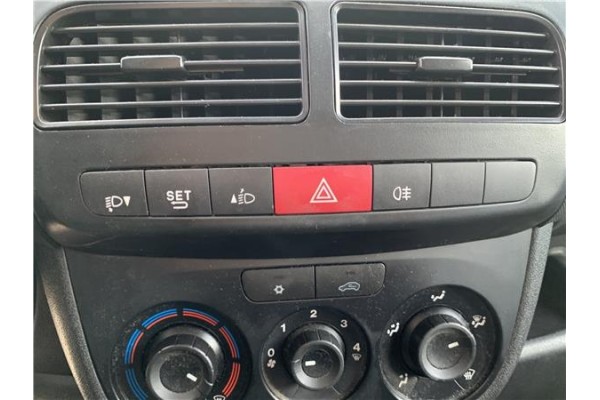 Recambio de interruptor luces emergencia para opel combo d 1.3 cargo l1h1 2,2t referencia OEM IAM 95524530  
