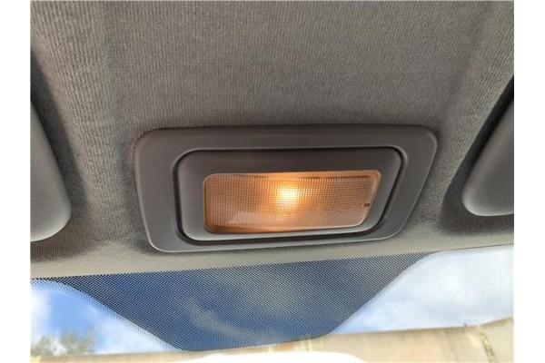 Recambio de luz delantero central techo para opel combo d 1.3 cargo l1h1 2,2t referencia OEM IAM 95513982 95530756 