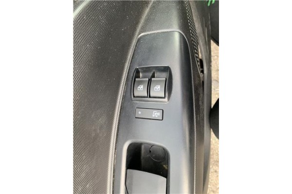 Recambio de mando elevalunas delantero izquierdo para opel combo d 1.3 cargo l1h1 2,2t referencia OEM IAM 95510912  