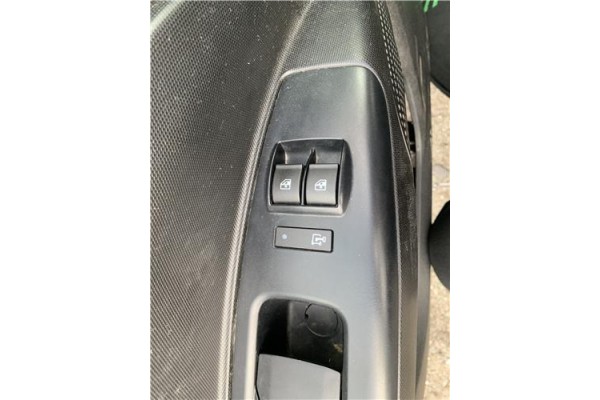 Recambio de mando elevalunas delantero izquierdo para opel combo d 1.3 cargo l1h1 2,2t referencia OEM IAM 95510912  
