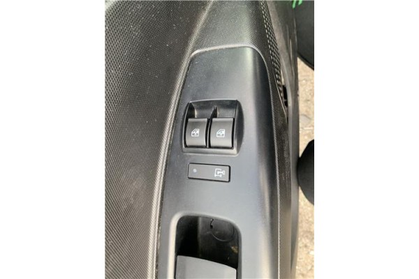 Recambio de mando elevalunas delantero izquierdo para opel combo d 1.3 cargo l1h1 2,2t referencia OEM IAM 95510912  