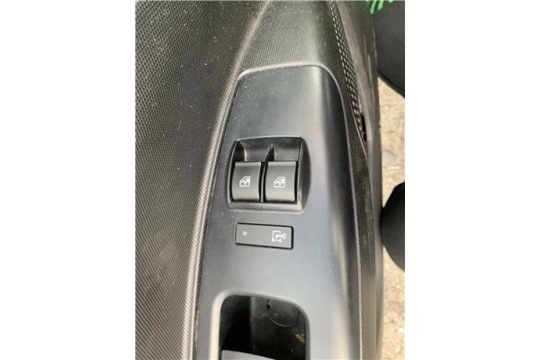Recambio de mando elevalunas delantero izquierdo para opel combo d 1.3 cargo l1h1 2,2t referencia OEM IAM 95510912  