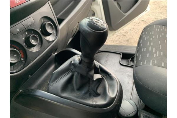 Recambio de palanca de cambio para opel combo d 1.3 cargo l1h1 2,2t referencia OEM IAM 55266371  