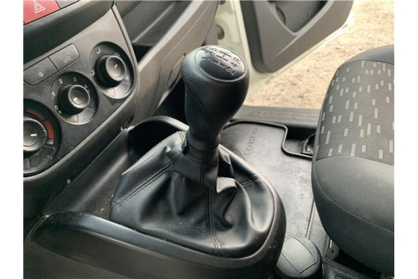 Recambio de palanca de cambio para opel combo d 1.3 cargo l1h1 2,2t referencia OEM IAM 55266371  