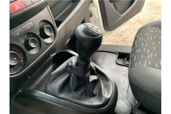 Recambio de palanca de cambio para opel combo d 1.3 cargo l1h1 2,2t referencia OEM IAM 55266371  