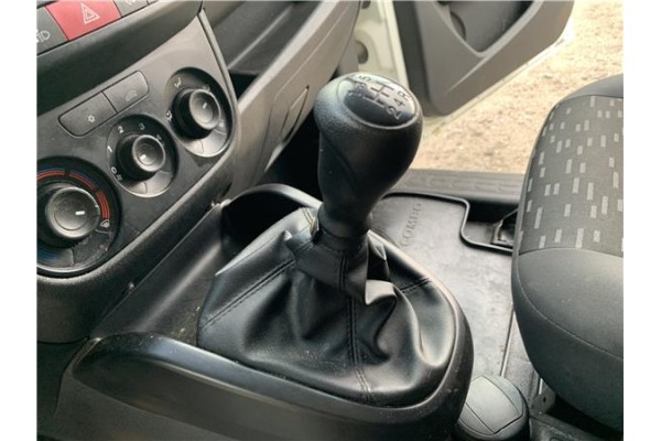 Recambio de palanca de cambio para opel combo d 1.3 cargo l1h1 2,2t referencia OEM IAM 55266371  