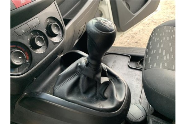 Recambio de palanca de cambio para opel combo d 1.3 cargo l1h1 2,2t referencia OEM IAM 55266371  