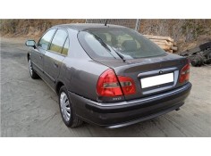 mitsubishi carisma berlina 4 (da0) del año 2004
