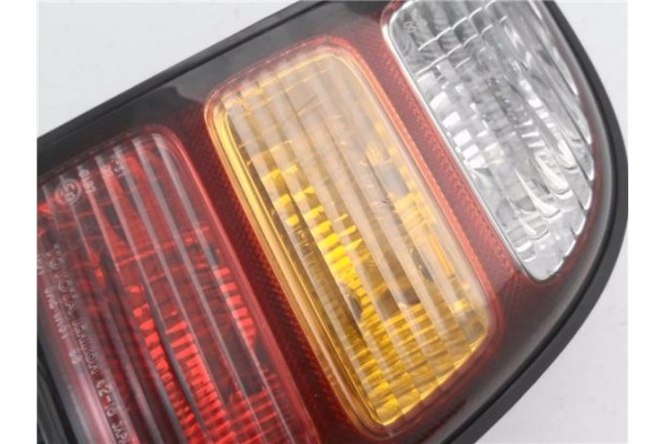 Recambio de piloto trasero derecho para toyota rav 4 i (sxa1_) 2.0 16v referencia OEM IAM 8155042050  