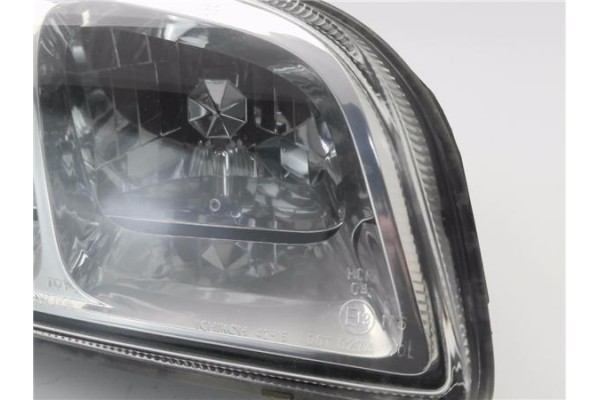 Recambio de faro delantero dcho para toyota rav 4 i (sxa1_) 2.0 16v referencia OEM IAM 8111042100  
