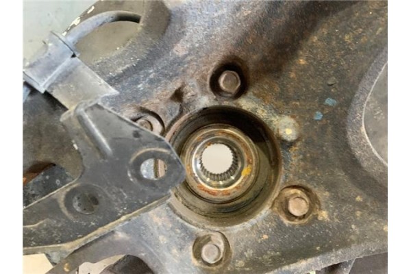 Recambio de mangueta trasero izquierda para hyundai santa fe (dm) 2.2 tecno 4wd referencia OEM IAM 527102W600  