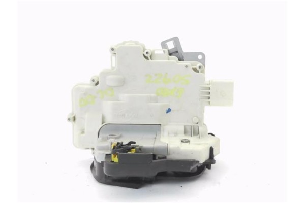 Recambio de cierre electromagnetico delantero derecho para seat exeo st (3r5) 2.0 reference referencia OEM IAM 8E1837016AA  
