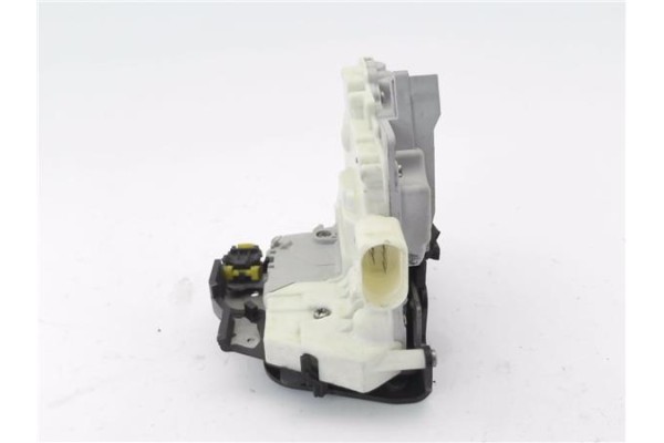 Recambio de cierre electromagnetico delantero derecho para seat exeo st (3r5) 2.0 reference referencia OEM IAM 8E1837016AA  