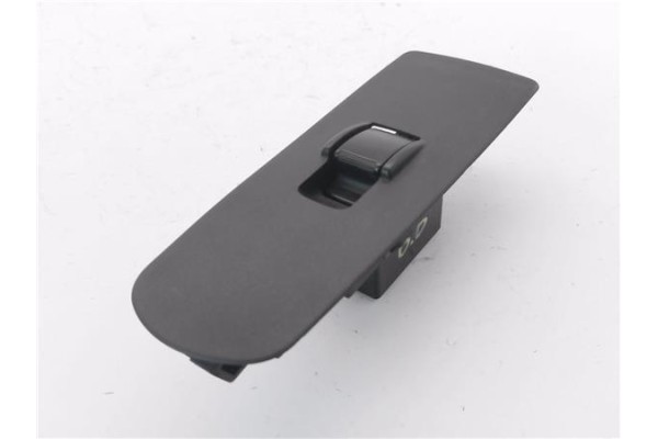 Recambio de mando elevalunas delantero derecho para mitsubishi colt cz3 berl. 3 (z30) 1.5 di-d instyle referencia OEM IAM MR5879