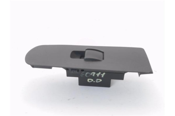 Recambio de mando elevalunas delantero derecho para mitsubishi colt cz3 berl. 3 (z30) 1.5 di-d instyle referencia OEM IAM MR5879