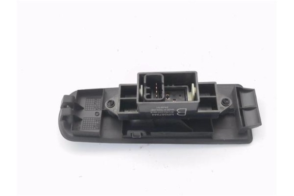 Recambio de mando elevalunas delantero derecho para mitsubishi colt cz3 berl. 3 (z30) 1.5 di-d instyle referencia OEM IAM MR5879