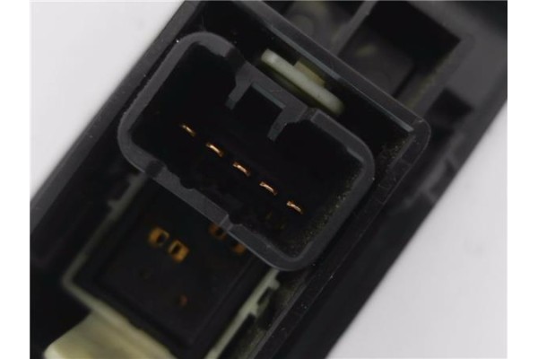 Recambio de mando elevalunas delantero derecho para mitsubishi colt cz3 berl. 3 (z30) 1.5 di-d instyle referencia OEM IAM MR5879