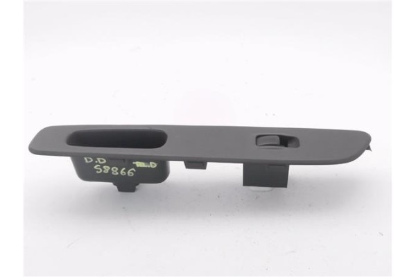 Recambio de mando elevalunas delantero derecho para mitsubishi space wagon (n80/n90) 2.4 gdi referencia OEM IAM MR330736  