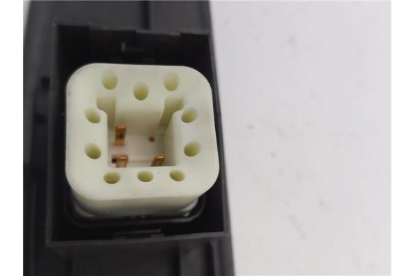 Recambio de mando elevalunas delantero derecho para mitsubishi space wagon (n80/n90) 2.4 gdi referencia OEM IAM MR330736  