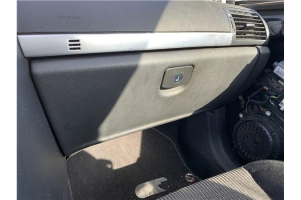 Recambio de guantera salpicadero para peugeot 407 coupé 2.0 hdi referencia OEM IAM 8226GH  