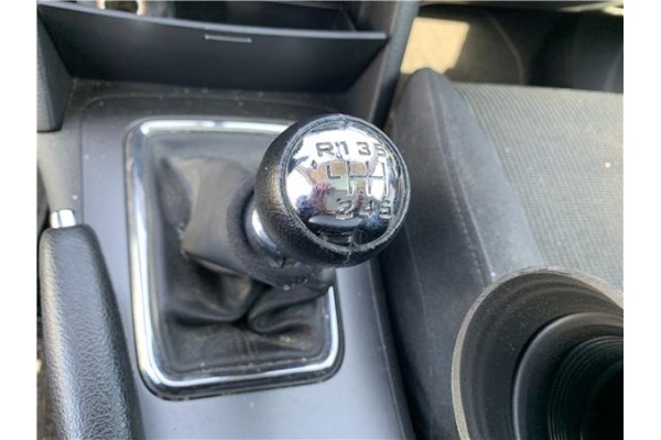 Recambio de palanca de cambio para peugeot 407 coupé 2.0 hdi referencia OEM IAM 2400AS  