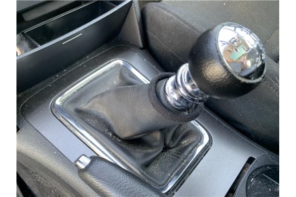 Recambio de palanca de cambio para peugeot 407 coupé 2.0 hdi referencia OEM IAM 2400AS  