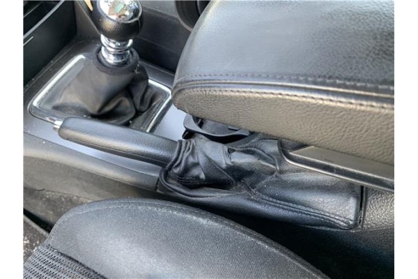 Recambio de palanca freno de mano para peugeot 407 coupé 2.0 hdi referencia OEM IAM 4701A4  