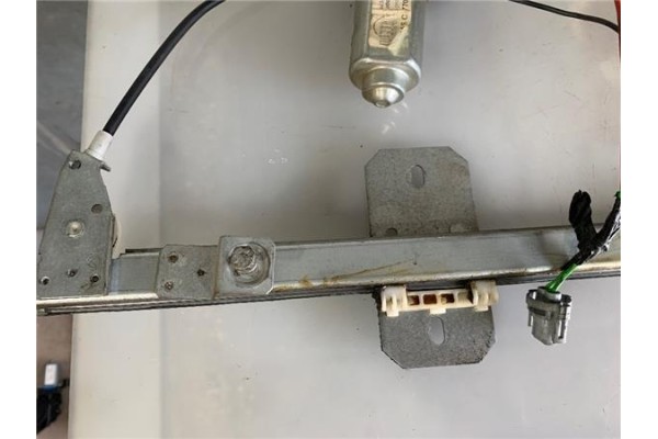 Recambio de mecanismo elevalunas delantero izquierdo para iveco daily camión/volquete 2.8 35 - c 13 caja abierta referencia OEM 