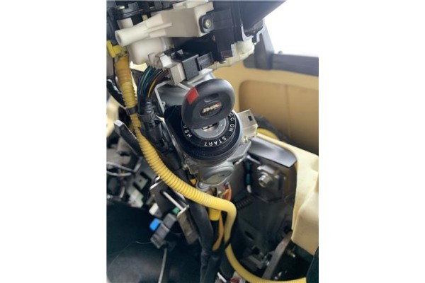 Recambio de clausor para hyundai h-1 furgón 2.5 crdi referencia OEM IAM 819004AE30  