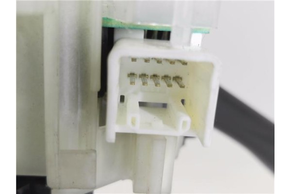 Recambio de mando intermitencia para mitsubishi space wagon (n80/n90) 2.4 gdi referencia OEM IAM G32102Y  