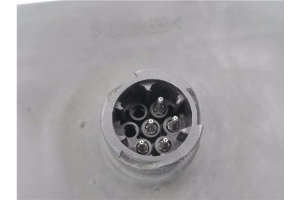 Recambio de piloto trasero derecho para iveco daily camión/volquete 2.8 35 - c 13 caja abierta referencia OEM IAM 0352095D 03520