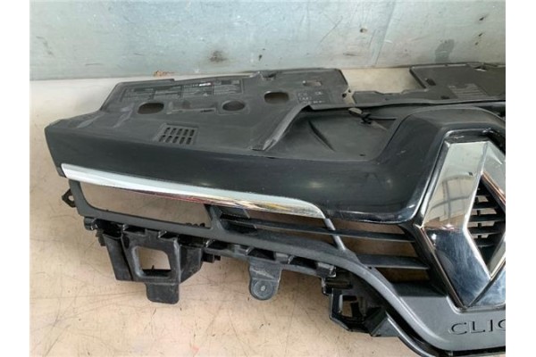 Recambio de rejilla capo para renault clio iv 1.5 business referencia OEM IAM 628101467R T0000123683 