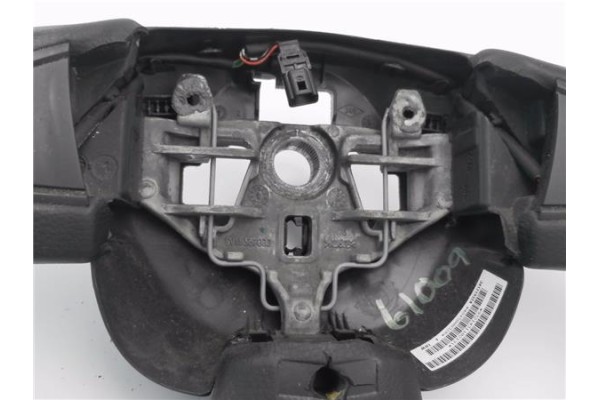 Recambio de volante para renault master iii combi 2.3 l2h2 3,5t referencia OEM IAM 34121932A  