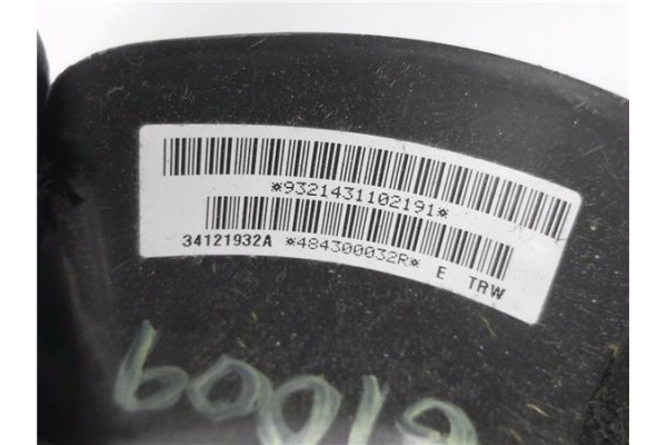 Recambio de volante para renault master iii combi 2.3 l2h2 3,5t referencia OEM IAM 34121932A  