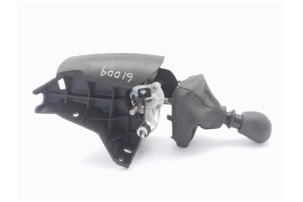Recambio de palanca de cambio para renault master iii combi 2.3 l2h2 3,5t referencia OEM IAM 8200744935  