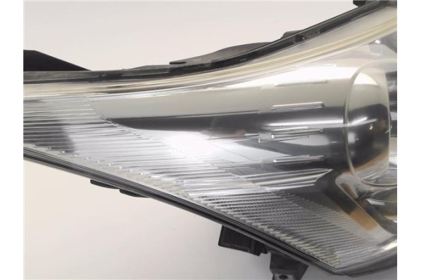 Recambio de faro xenon derecho para toyota avensis cross sport (t27) 2.2 premium referencia OEM IAM 8112605310 3900078258 