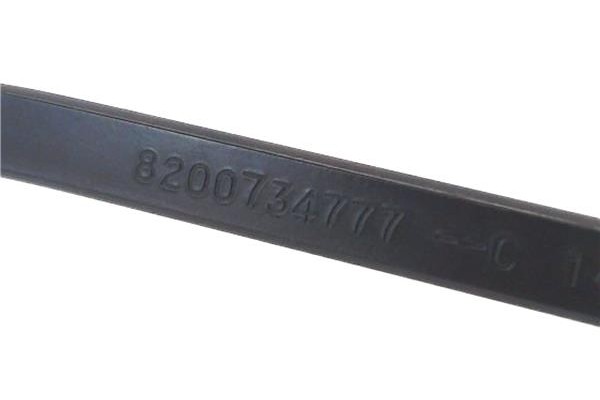 Recambio de brazo limpiaparabrisas delantero derecho para renault master iii combi 2.3 l2h2 3,5t referencia OEM IAM 8200734777  