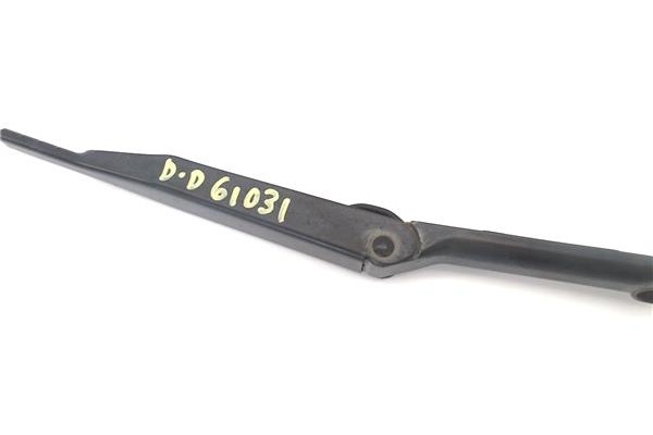 Recambio de brazo limpiaparabrisas delantero derecho para opel combo furgón/ranchera familiar 1.7 di 16v referencia OEM IAM 0922