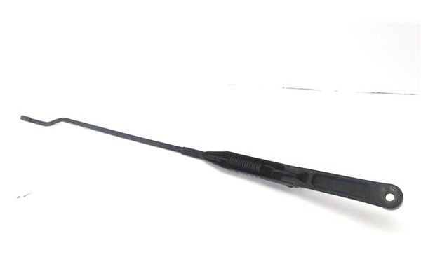 Recambio de brazo limpiaparabrisas delantero derecho para opel combo furgón/ranchera familiar 1.7 di 16v referencia OEM IAM 0922
