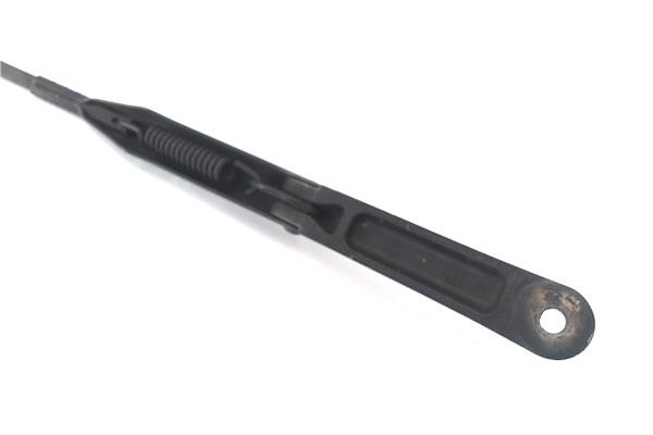 Recambio de brazo limpiaparabrisas delantero derecho para opel combo furgón/ranchera familiar 1.7 di 16v referencia OEM IAM 0922