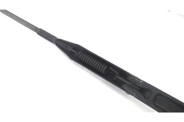 Recambio de brazo limpiaparabrisas delantero derecho para opel combo furgón/ranchera familiar 1.7 di 16v referencia OEM IAM 0922