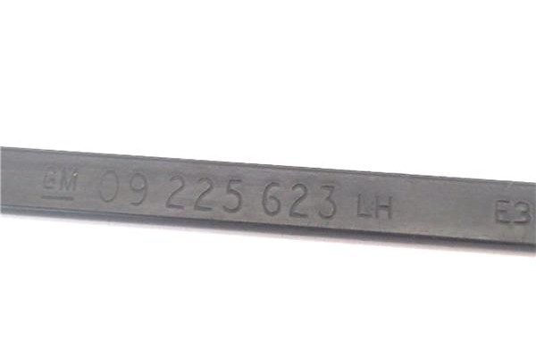 Recambio de brazo limpiaparabrisas delantero izquierdo para opel combo furgón/ranchera familiar 1.7 di 16v referencia OEM IAM 09