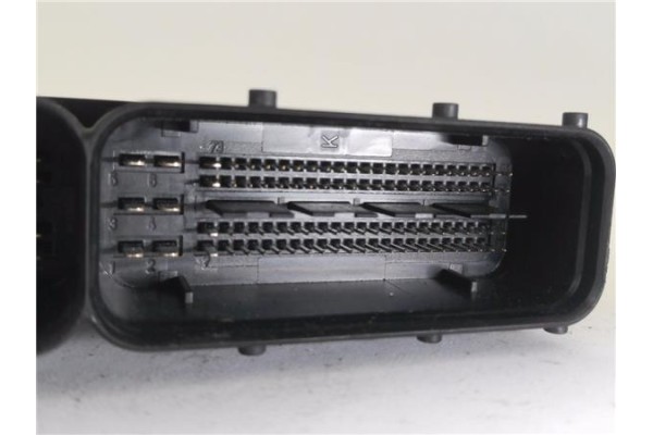 Recambio de centralita para seat ibiza berlina (6j5) 1.9 tdi referencia OEM IAM 03G906013K 281014883 