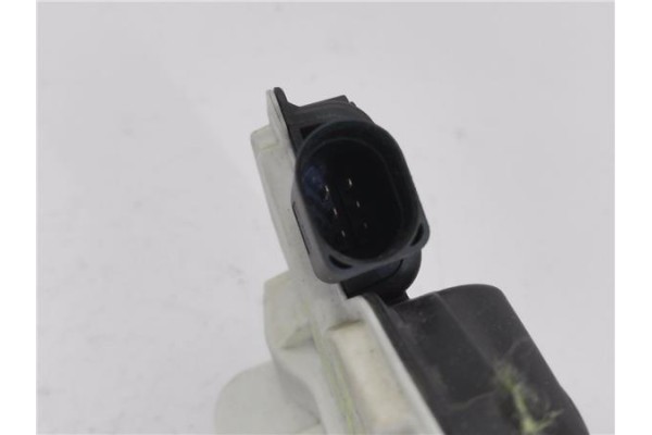 Recambio de cierre electromagnetico delantero derecho para seat ibiza berlina (6j5) 1.9 tdi referencia OEM IAM 5N1837016A  