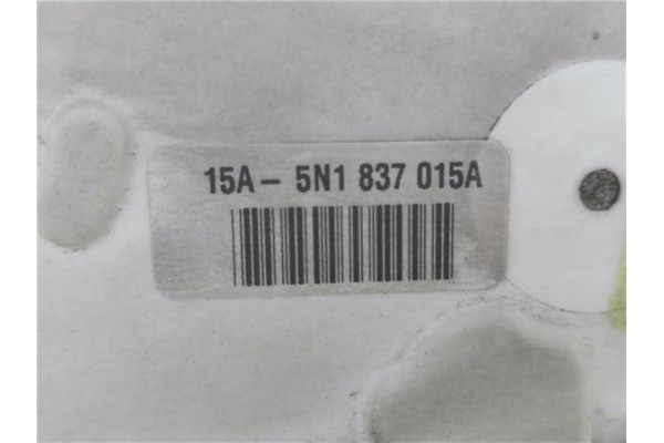 Recambio de cierre electromagnetico delantero izquierdo para seat ibiza berlina (6j5) 1.9 tdi referencia OEM IAM 5N1837015A  