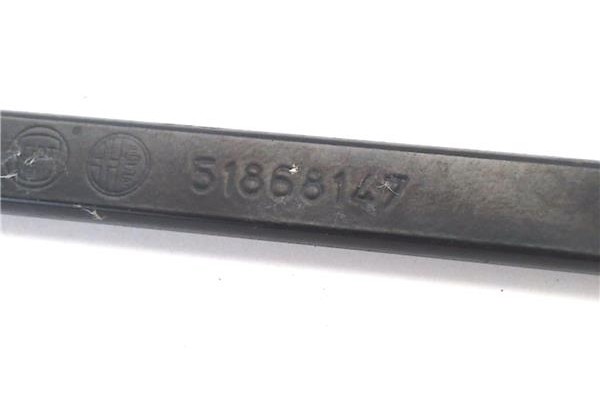 Recambio de brazo limpiaparabrisas delantero izquierdo para opel combo d 1.3 selection l2h1 referencia OEM IAM 51868147  