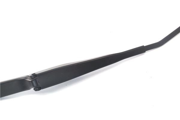 Recambio de brazo limpiaparabrisas delantero derecho para iveco daily chasis 2.3 referencia OEM IAM 5801645537KZ  