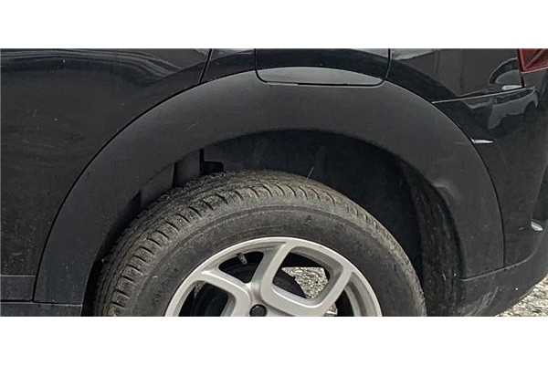 Recambio de aletin trasero izquierdo para citroen c4 cactus 1.5 business class referencia OEM IAM 98015544XT  