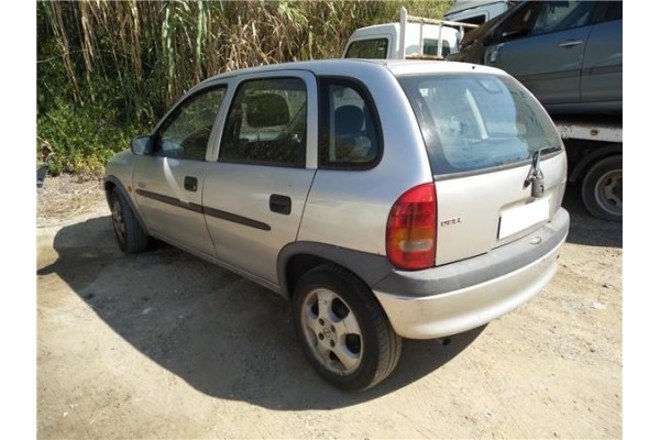 opel corsa b del año 2000