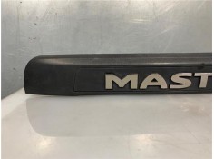 Recambio de moldura porton trasero para renault master iii combi 2.3 l2h2 3,5t referencia OEM IAM 26512001R 265120002R 